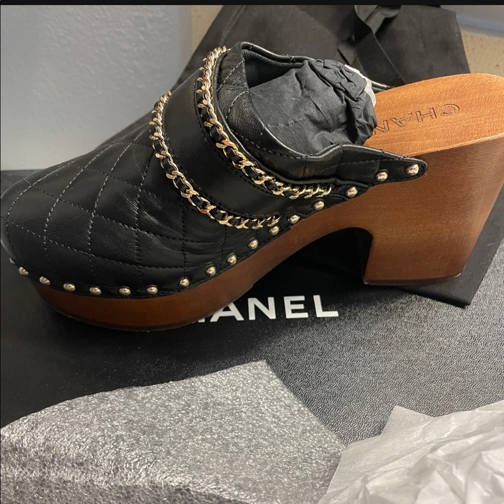 Chanel black leather cap toe chain detail Mules, Size 37 Sandals